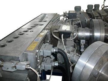 915mm 1220mm दीवार पैनल डब्ल्यूपीसी बोर्ड मशीन / खिड़की प्रोफाइल बनाने की मशीन 55kw, 37 किलोवाट