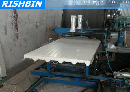 रॉक ऊन और मक्खी के साथ पु सैंडविच पैनल मशीन Prefab घर के लिए काटने देखा