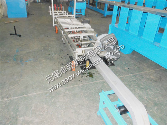 जंगम स्क्वायर downspout मशीन, 3KW शीट धातु रोल बनाने मशीनें